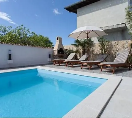 Apartment Pula 7 * Vintijan